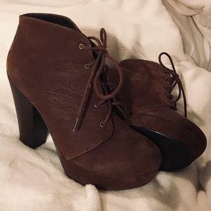 Lace up Brown Boots 👢